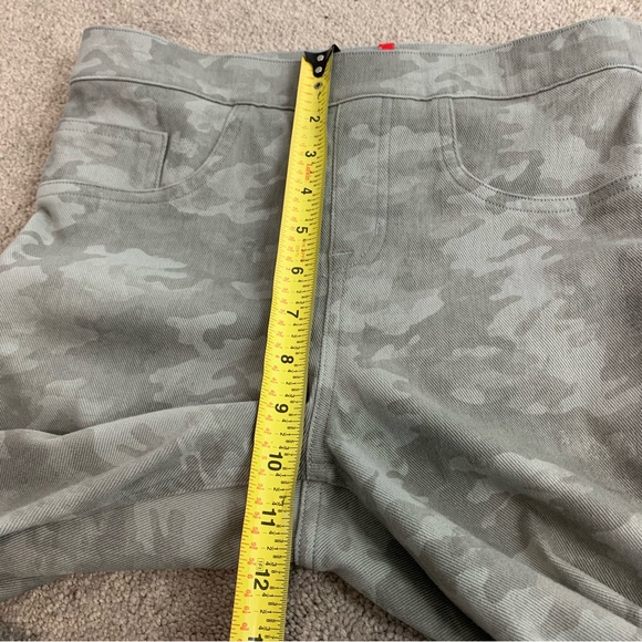 Spanx Jeanish Green Camo Pull On Legging Pants Size Small - Picture 13 of 13